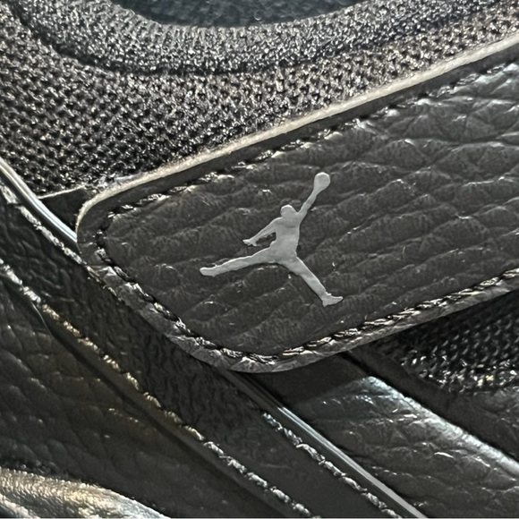 NEW Boys Jordan Max Aura 5 - Picture 7 of 8